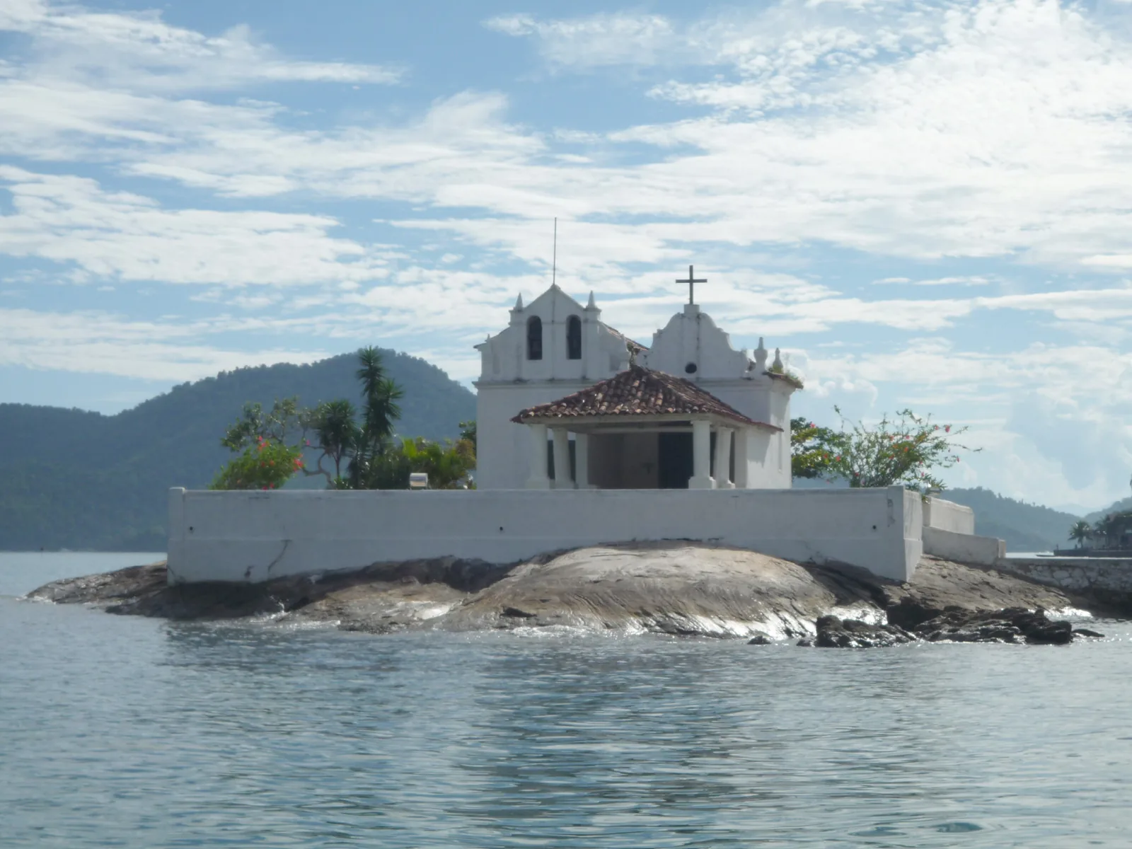 The Igreja do Bom Jesus do Bonfim above the harbour, a reminder that Angra is a working town as well as a gateway.