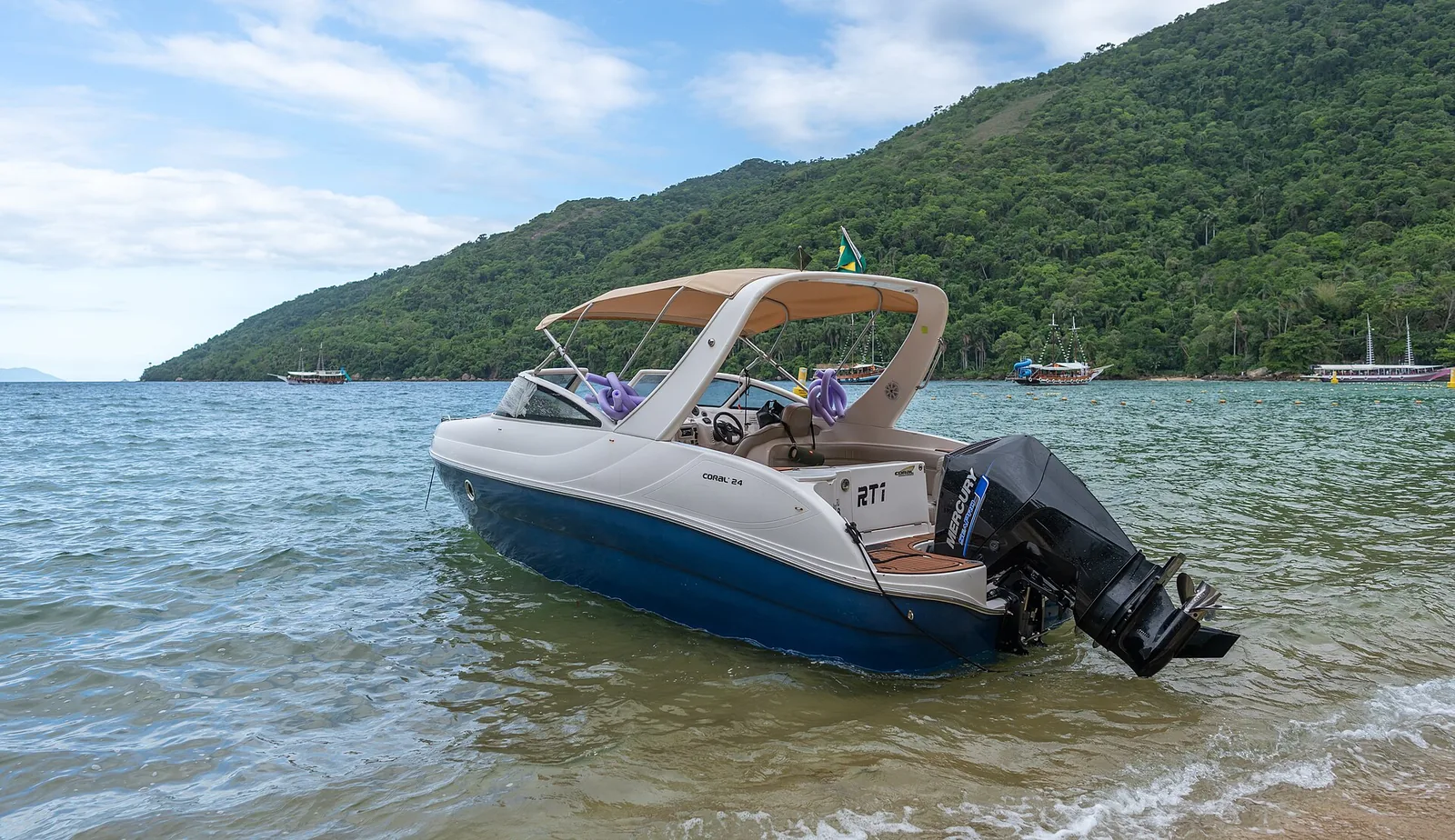 Clear winter water off Ilha Grande, when visibility for snorkelling is at its best all year.
