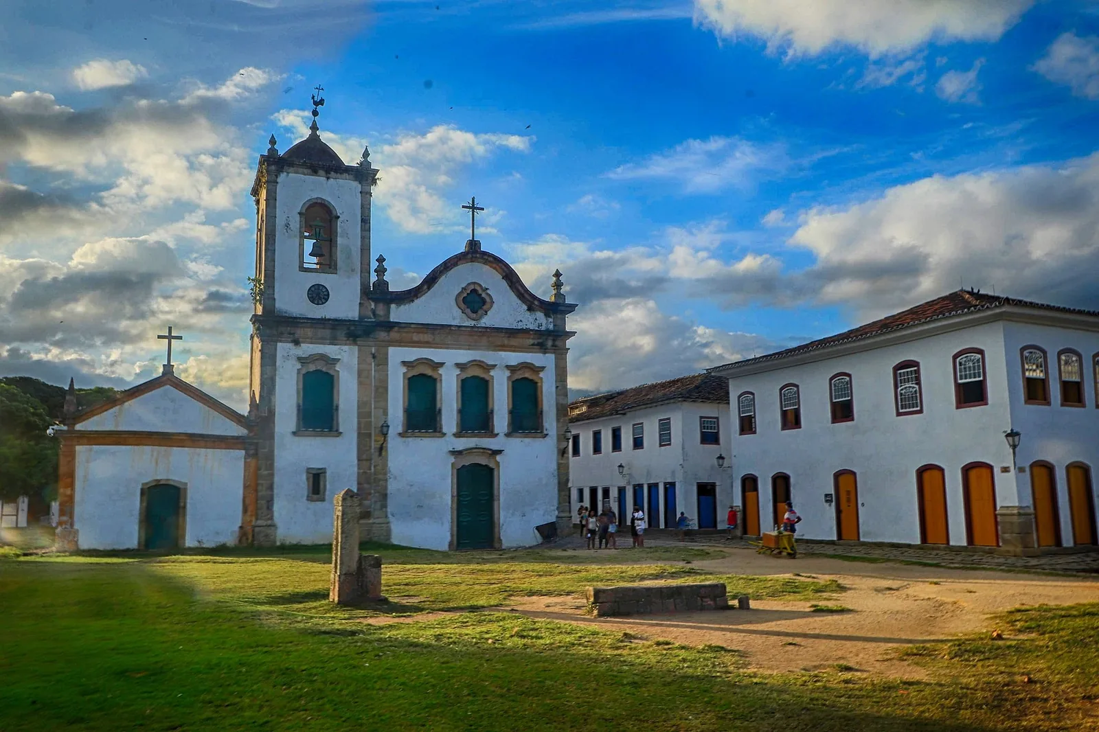 Paraty's colonial churches, built by the brotherhoods of the eighteenth-century town, reward an unhurried look out of the rain.